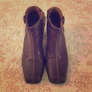 Lassen leather short boots